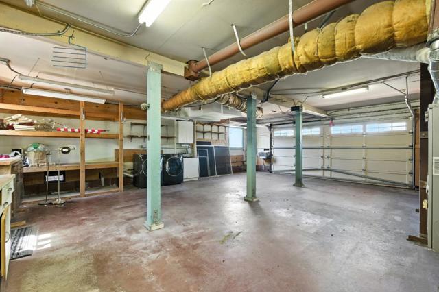 1627 El Verano Way, Belmont CA: https://media.crmls.org/mediaz/e6c4a95b-6ba3-4cf9-a448-d9e807973421.jpg