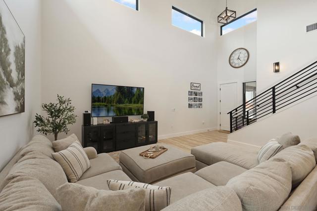 1686 88 Gecko Road, Vista CA: https://media.crmls.org/mediaz/e6c563d4-12db-4e72-be7b-ba44be5e4618.jpg