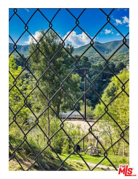 2344 Laguna Circle Drive, Agoura CA: https://media.crmls.org/mediaz/e6c60182-b96a-45c3-900b-923cc3f43a90.jpg