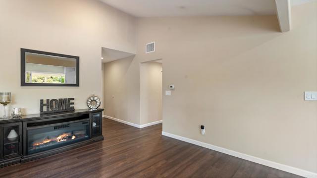 271 E Rienstra Street, Chula Vista CA: https://media.crmls.org/mediaz/e6c6e6f0-4825-4997-a99e-a544c4dabcf2.jpg