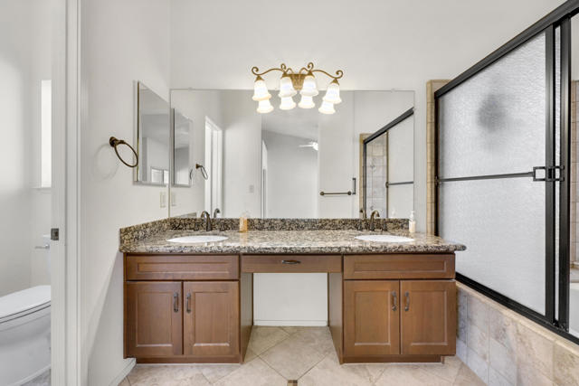 40180 Eastwood Lane, Palm Desert CA: https://media.crmls.org/mediaz/e6c6ef5b-d50f-47f9-98b8-7008f45dc4ab.jpg