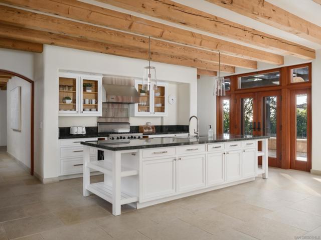 2665 Idle Hour Lane, La Jolla CA: https://media.crmls.org/mediaz/e6c71112-7f09-46c9-88f6-47fa6c068a0d.jpg