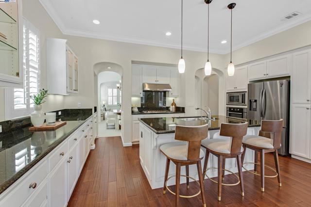 5434 Belarus St, Danville CA: https://media.crmls.org/mediaz/e6c7df1a-557d-48b5-8ae1-f82ee3d3c049.jpg