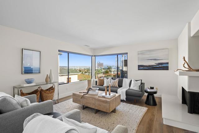1307 Clove St, San Diego CA: https://media.crmls.org/mediaz/e6c85923-7497-4a7b-9064-9422d2afdee9.jpg
