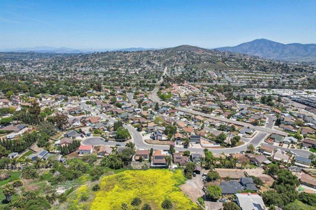 2044 Siegle Dr, Lemon Grove CA: https://media.crmls.org/mediaz/e6c88a0e-3e72-4993-8411-6547abb9084b.jpg