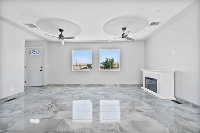 72420 Windlass Drive, Mecca CA: https://media.crmls.org/mediaz/e6c99e31-9df4-48b9-8c0a-8b1329540ce6.jpg