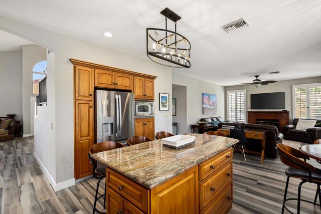 230 Augusta Drive, Palm Desert CA: https://media.crmls.org/mediaz/e6ca2f81-27e4-40ac-8e26-a85dcba7da07.jpg