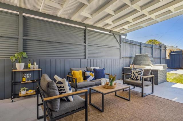5 Olive Court, San Mateo CA: https://media.crmls.org/mediaz/e6caadf9-d5d0-41f8-9f1c-ddf306645d6e.jpg