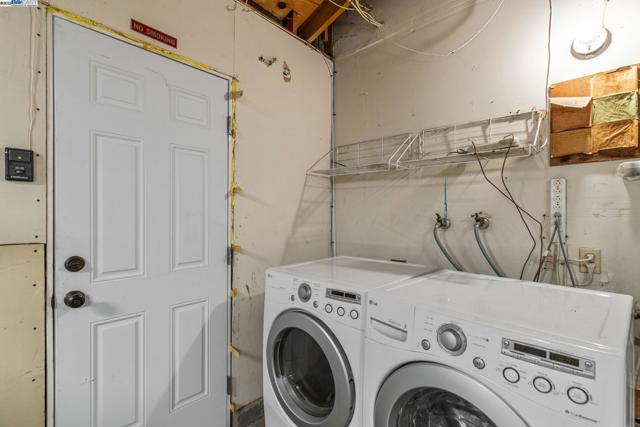 368 Helen Way, Livermore CA: https://media.crmls.org/mediaz/e6cb812d-fe6e-4bc9-a61f-8849704cb50f.jpg
