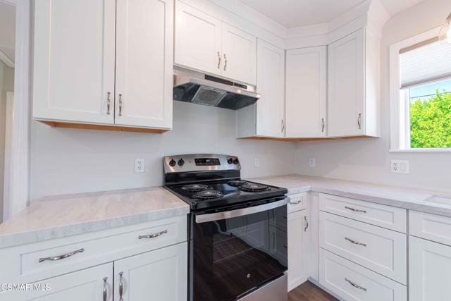 1499 Calle Morera, Thousand Oaks CA: https://media.crmls.org/mediaz/e6cb8af3-efbf-486b-80c4-b53426859953.jpg