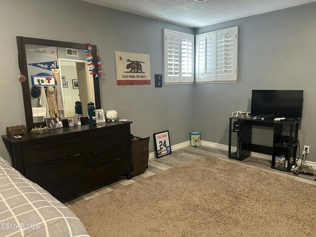 1961 Mccrea Road, Thousand Oaks CA: https://media.crmls.org/mediaz/e6cbb3ea-4ef2-4e43-bd80-edd49dc63891.jpg
