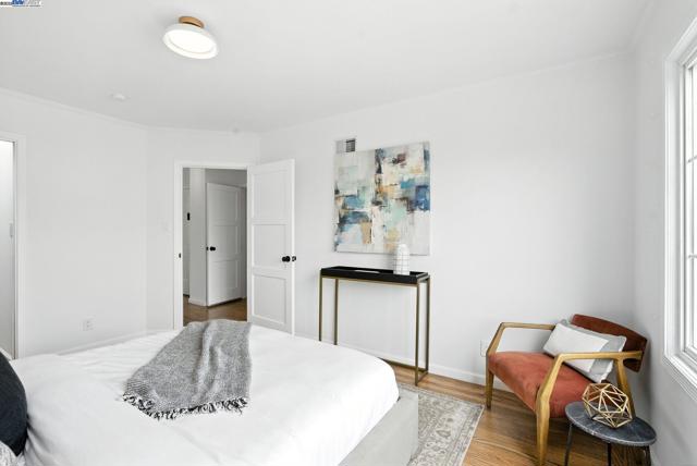 24 Riverton Dr, San Francisco CA: https://media.crmls.org/mediaz/e6cd0d10-0d90-468b-9636-408f0d80b5fa.jpg