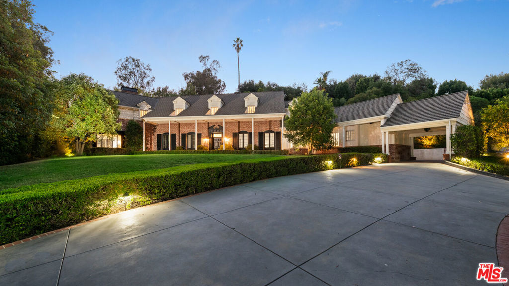 1115 N Beverly Drive