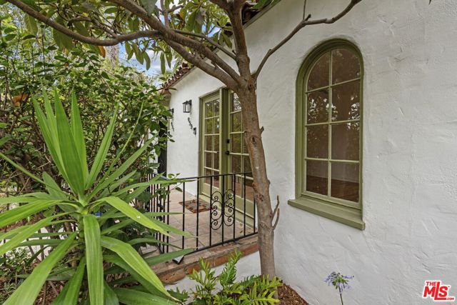 951 N Martel Avenue, Los Angeles CA: https://media.crmls.org/mediaz/e6cd237c-016c-4c82-b263-4adb6a5991ea.jpg