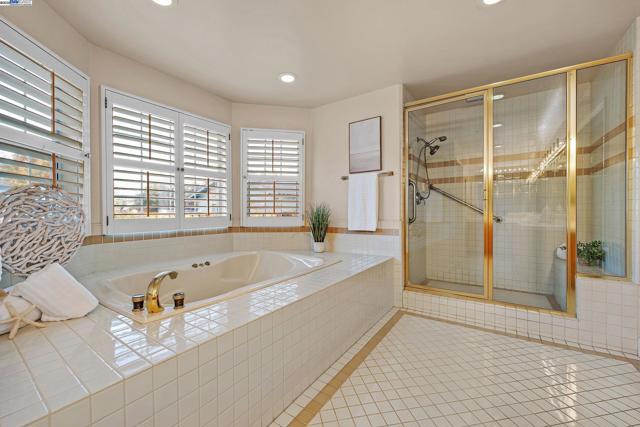 2215 Chardonnay Way, Livermore CA: https://media.crmls.org/mediaz/e6cdd3f5-0e78-49ee-81ab-923f2dd52a07.jpg