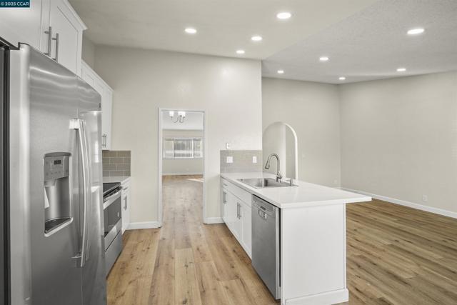 782 Ash Ct, Fairfield CA: https://media.crmls.org/mediaz/e6cdd859-9cb7-4202-b1b3-80e0f290db34.jpg