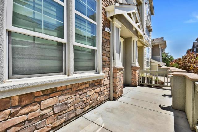 18437 Opal Lane, Morgan Hill CA: https://media.crmls.org/mediaz/e6ce079b-69d5-468e-b895-d0175347e179.jpg