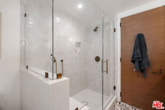 7651 Willow Glen Road, Los Angeles CA: https://media.crmls.org/mediaz/e6ce29c7-d1ae-4aab-90a2-e513238b537a.jpg