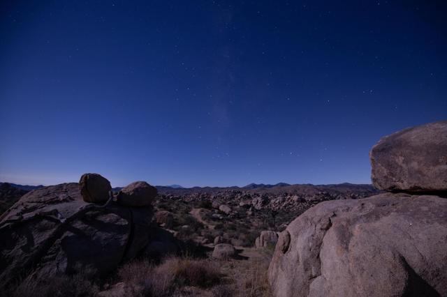 1 Dragonfly Lane, Pioneertown CA: https://media.crmls.org/mediaz/e6cee620-0bdd-44cc-8971-2e6f7668564c.jpg