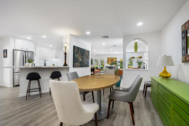 427 Calle Madrigal, Cathedral City CA: https://media.crmls.org/mediaz/e6cf111e-b3f3-4e07-af2b-7b2398708789.jpg