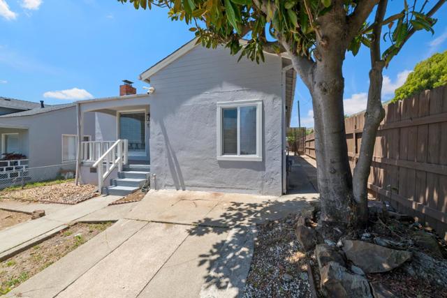 135 Claremont Avenue, South San Francisco CA: https://media.crmls.org/mediaz/e6cf62ae-1ac9-47b7-9faf-8793fe8263e2.jpg
