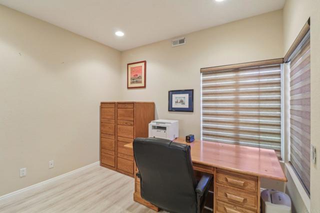 Detail Gallery Image 26 of 63 For 5226 Candlelight St, Oceanside,  CA 92056 - 3 Beds | 3/1 Baths