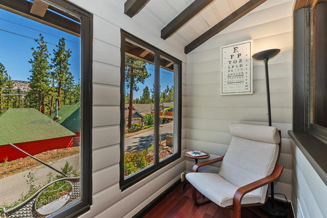 300 E Aeroplane Boulevard, Big Bear CA: https://media.crmls.org/mediaz/e6d157ad-21ea-421a-8064-9166463a0b7b.jpg