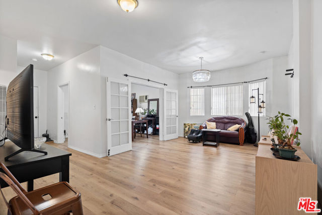 2963 San Marino Street, Los Angeles CA: https://media.crmls.org/mediaz/e6d16d17-2fc1-4410-a6a4-d9d23dae3a95.jpg