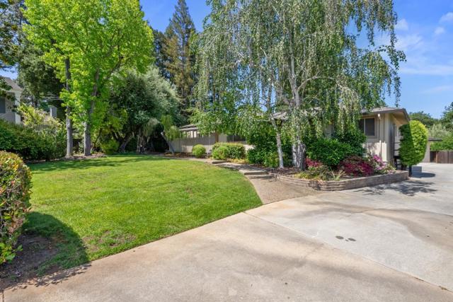 19363 Athos Place, Saratoga CA: https://media.crmls.org/mediaz/e6d44864-e172-4a50-b91d-5ce87a96e7cb.jpg