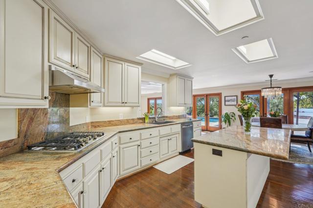 Detail Gallery Image 10 of 49 For 707 S Live Oak Park Rd, Fallbrook,  CA 92028 - 4 Beds | 4 Baths