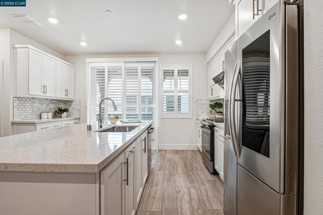 236 Plum Tree Street, Livermore CA: https://media.crmls.org/mediaz/e6d4ea46-8d0c-407b-93b0-c4a61a64774a.jpg