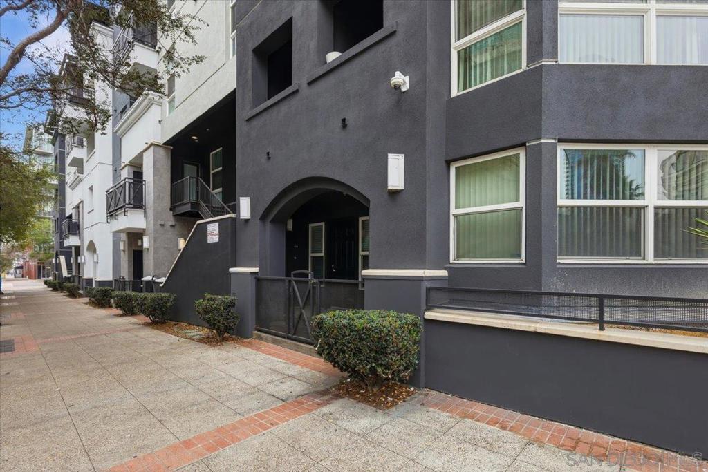 525 11th Avenue - photo 2