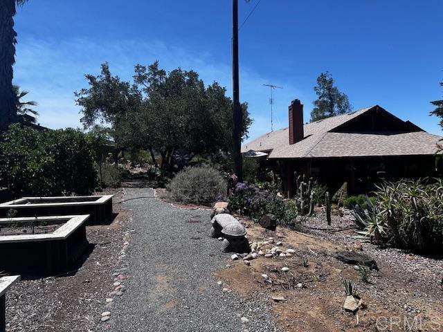 12993 Old Barona Road, Lakeside CA: https://media.crmls.org/mediaz/e6d55f8c-8f69-48d6-82ba-c3b82f1a51cb.jpg