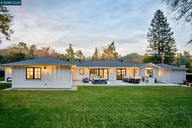 181 Lombardy Lane, Orinda CA: https://media.crmls.org/mediaz/e6d6b51f-088b-4adb-b9fb-1f2ad368cb28.jpg