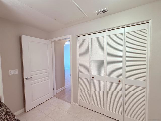 3857 Pell Pl, San Diego CA: https://media.crmls.org/mediaz/e6d6c867-84fe-4f91-9fb3-be568d8f4d0b.jpg