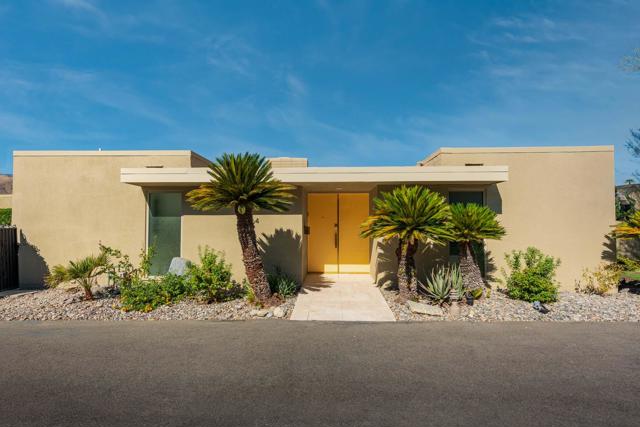 70164 Frank Sinatra Drive, Rancho Mirage CA: https://media.crmls.org/mediaz/e6d7d0bf-71c7-47fe-bd97-669ca90228b4.jpg