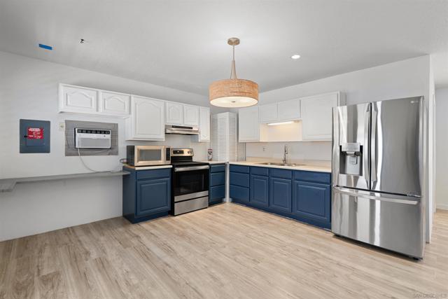 1722 Tierra Libertia Rd, Escondido CA: https://media.crmls.org/mediaz/e6d89212-d7b3-4ee8-bc54-127e6975ec50.jpg