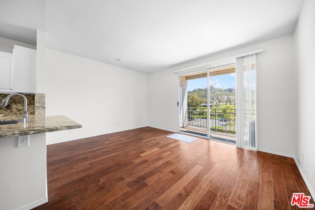 2150 Camino De La Reina - photo 3