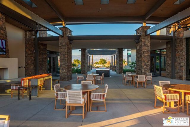 74 Cork Tree, Rancho Mirage CA: https://media.crmls.org/mediaz/e6d8b43c-193c-4c8b-82db-71ce65554a13.jpg
