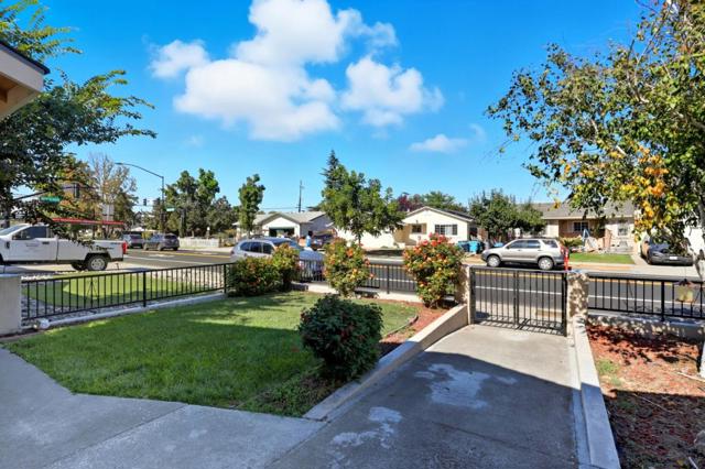 780 Welburn Avenue, Gilroy CA: https://media.crmls.org/mediaz/e6d97b0c-da7b-4cb2-a15b-2292172dbb55.jpg