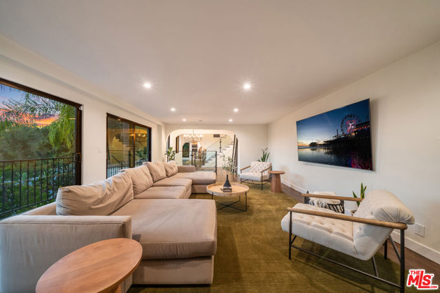 3236 Primera Avenue, Los Angeles CA: https://media.crmls.org/mediaz/e6d9b2ed-d308-4b23-b8e9-3a4b2fdf7e08.jpg