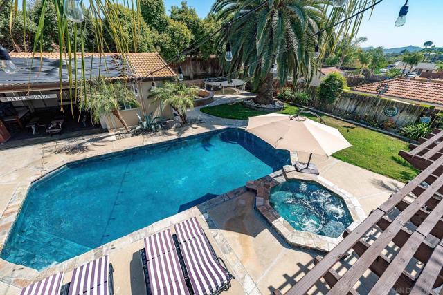 14229 Jennings Vista Way, Lakeside CA: https://media.crmls.org/mediaz/e6da476a-2711-440b-af7c-5408c0cca5f7.jpg