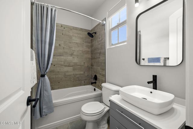 1915 Hazel Nut Court, Agoura Hills CA: https://media.crmls.org/mediaz/e6da941a-f8be-40d9-b9d2-fbff2b66f4cb.jpg
