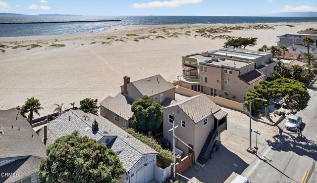 3025 Ocean Drive, Oxnard CA: https://media.crmls.org/mediaz/e6da95fb-558a-4683-8975-27ac947d034f.jpg