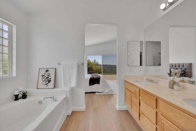 2334 Columbine Dr, Alpine CA: https://media.crmls.org/mediaz/e6daefc8-2cfc-4621-b61a-1c4e9bbcf694.jpg