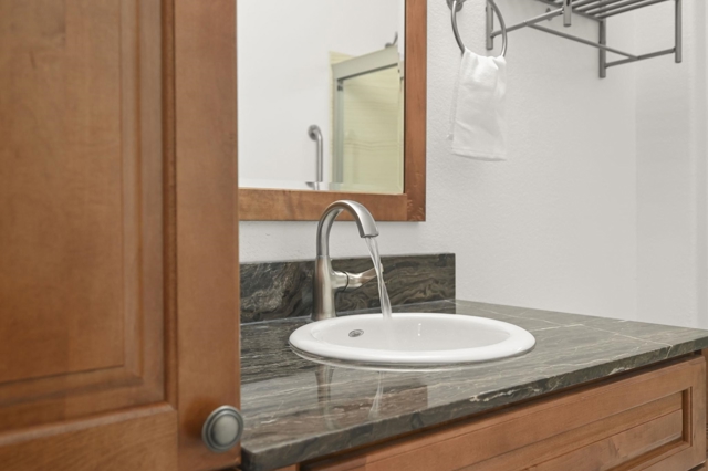 Image 22 of 34 For 415 Orchard View Ave