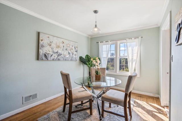 9401 Castlewood Street, Oakland CA: https://media.crmls.org/mediaz/e6dbf617-b5de-441d-9b9c-f622eff14eb4.jpg