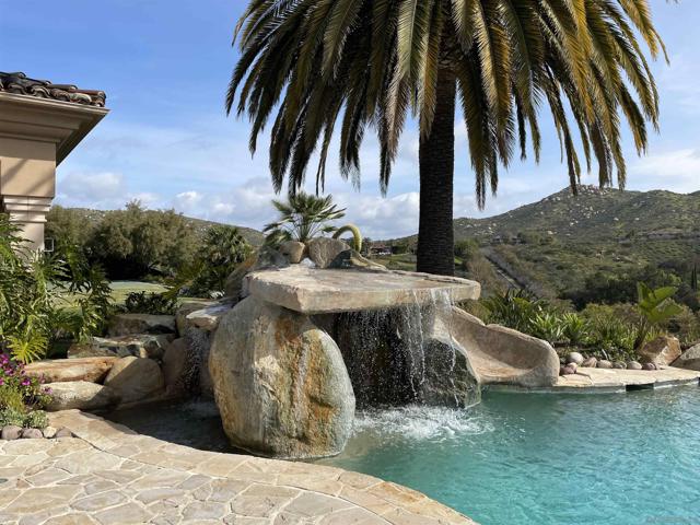 14155 Bryce Point, Poway CA: https://media.crmls.org/mediaz/e6dbfe1c-8d15-4443-a62e-009484bed504.jpg