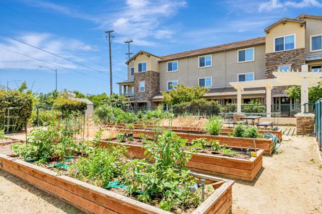 6215 White Moonstone Court, San Jose CA: https://media.crmls.org/mediaz/e6dcfb7e-46b5-4d5a-ae37-1b208acc608b.jpg