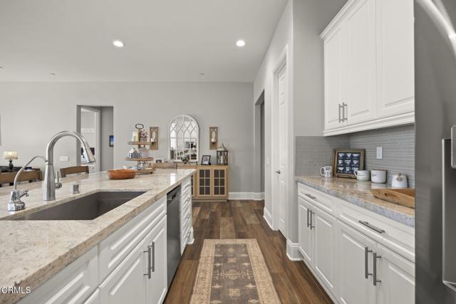 508 Autumn Path Lane, Santa Paula CA: https://media.crmls.org/mediaz/e6dd6545-bd34-4e15-8ee2-9d5930b80cd3.jpg
